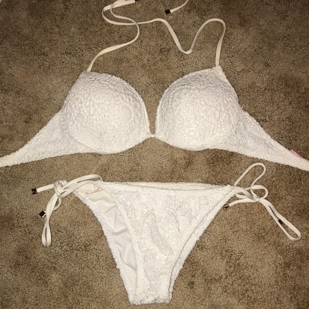 1 HOUR SALE!!! Victoria Secret swimming suit